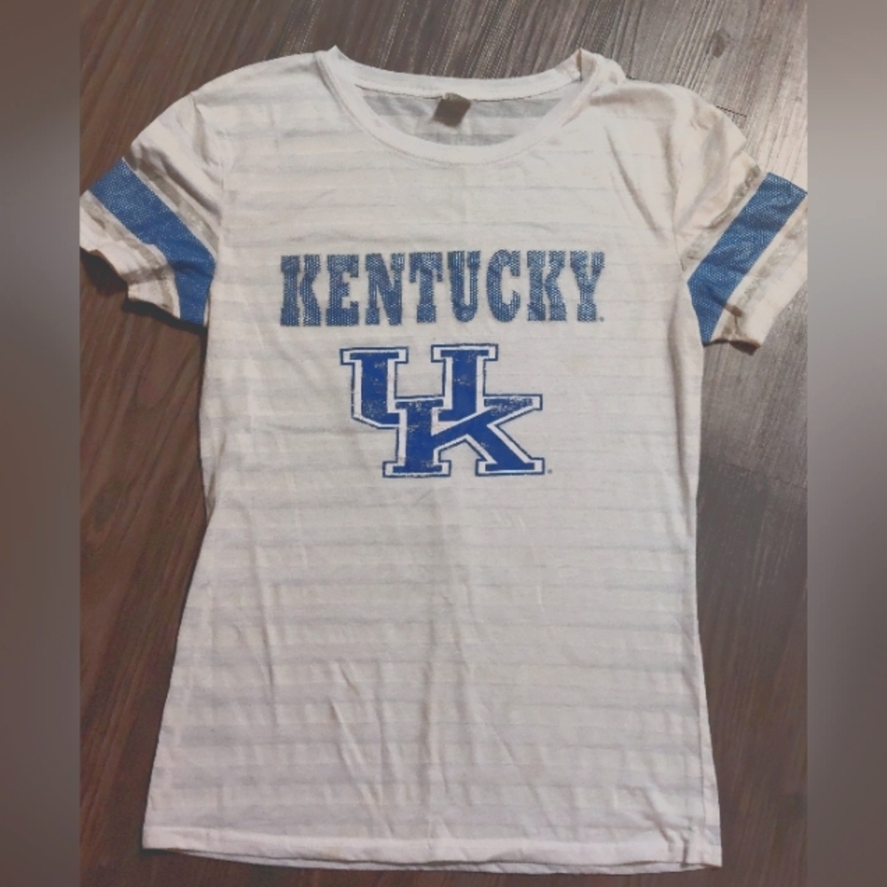 U of K Sideline Apparel t-shirt
